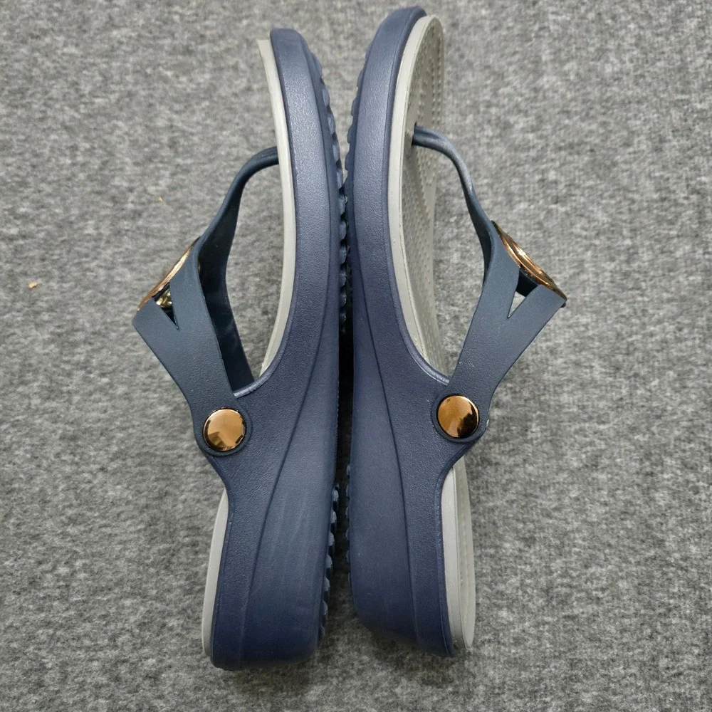 Crocs Sanrah Circle Wedge Flip Flops Womens 8 Navy Comfort Sandals Beach Chic